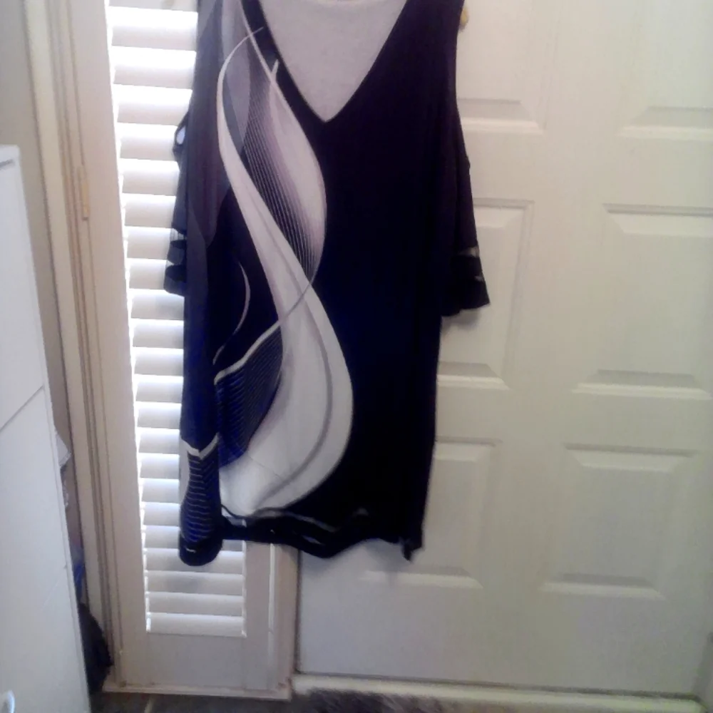 Chic Black and Grey and White Dress - Picture 1 of 4